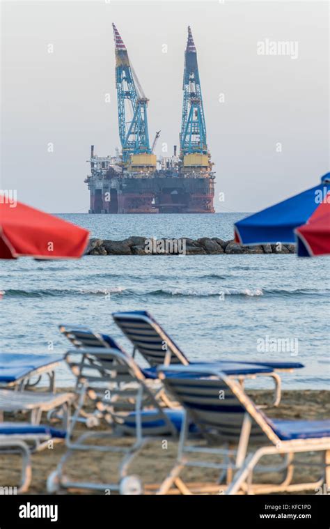 Larnaca Bay Cyprus 27th October 2017 Cto Beach View Of Oil And Gas