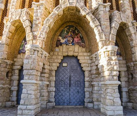 La pequeña Sagrada Familia de un pueblo de Alicante