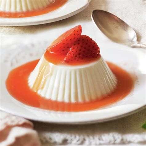 Panna Cotta Con Salsa De Fresas