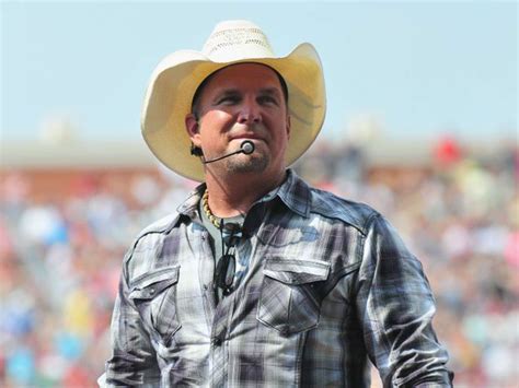 Page 3 Profile: Garth Brooks, country music singer | The Independent