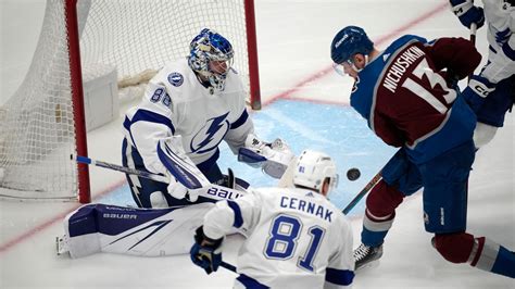 Stamkos Scores In So Lightning Rally For 4 3 Win Over Avs Wfla