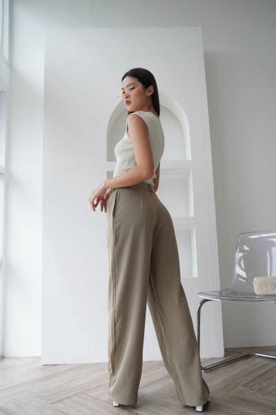 Venosa Pants Nude Baesic Addict