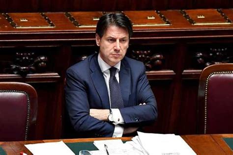 Governo Conte Fiducia Settimananews