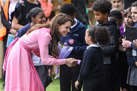 I Cant Write My Name Kate Middleton Turned Down School Kids