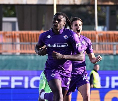 Como Fiorentina Segna Ancora Moise Kean Per La Viola