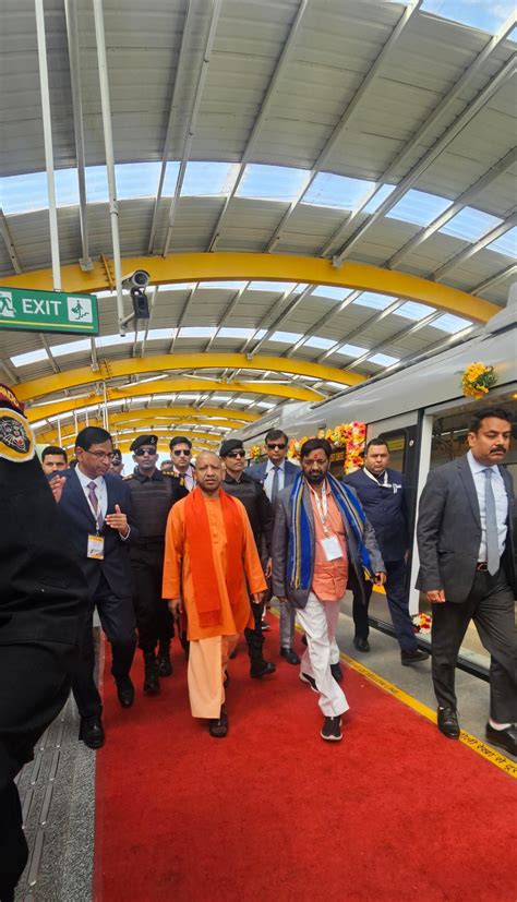 Pm Modi Virtually Inaugurates Agra Metro Cm Yogi Takes Inaugural Ride