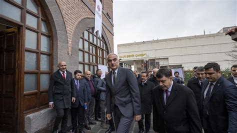 Tarihi Zincirli Camii Ibadete A Ld Trt Haber Foto Galeri