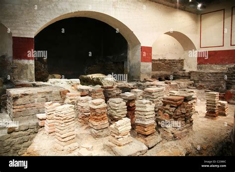 Hypocaust Pilae, Roman Baths, Bath, Somerset, UK Stock Photo - Alamy