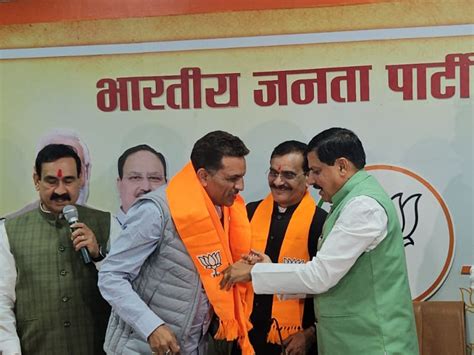 Mayor Annu Left Congress And Joined Bjp महापौर अन्नू कांग्रेस