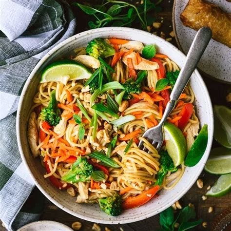 Chicken Lo Mein Recipe Chinese Noodles The Seasoned Mom