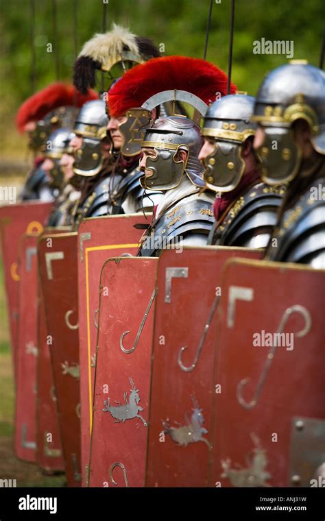 Roman shield formation hi-res stock photography and images - Alamy