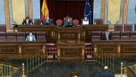 El Congreso Guarda Un Minuto De Silencio Por Los Casi 28 000 Fallecidos