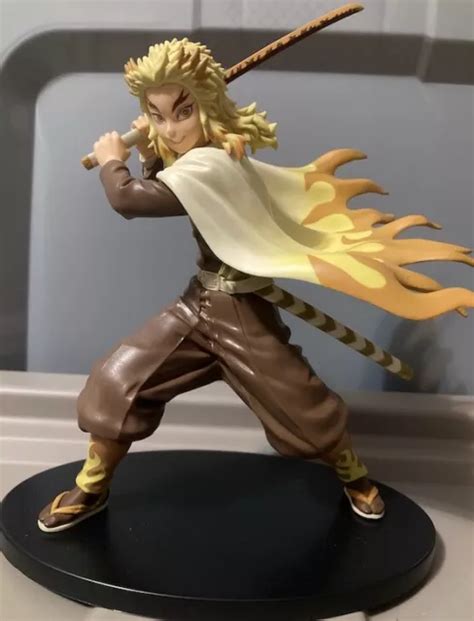 DEMON SLAYER KIMETSU No Yaiba Kyojuro Rengoku VIBRATION STARS Figure