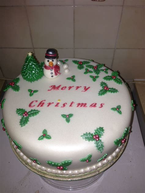 Snowman Christmas Cake | Party cakes, Christmas cake, Cake