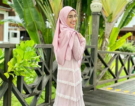 AISYAH HIJANAH di Instagram: “Korang rasa sesuai tak Aisyah pakai pink ...