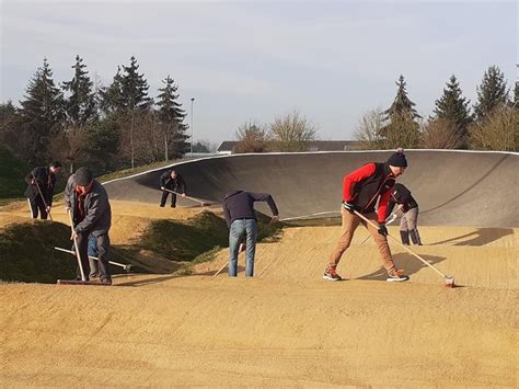 Entretien De La Piste Bmx Descartes