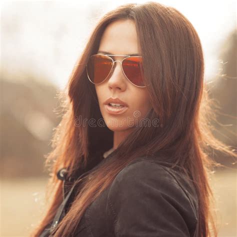 Close Up Fashion Beautiful Woman Portrait Wearing Sunglasses Stock