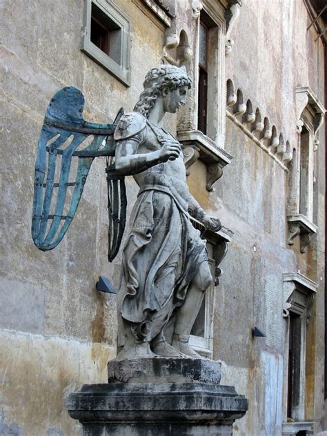 Castel Sant Angelo Roma La Estatua De San Miguel El ArcÃngel En El