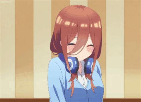 Miku Nakano Quintessential Quintuplets GIF - Miku Nakano Quintessential ...