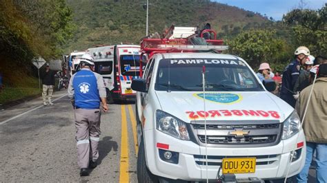 Una Persona Muerta Y Varias Heridas Tras Accidente En La V A C Cuta