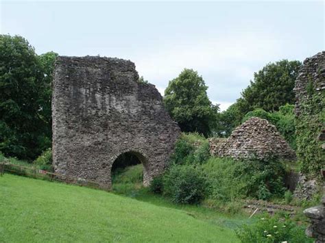 Clan Johnstone, their Castle and information.