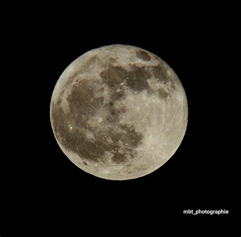 A guide for stargazers wondering is t h e full moon tonight or tomorrow 16