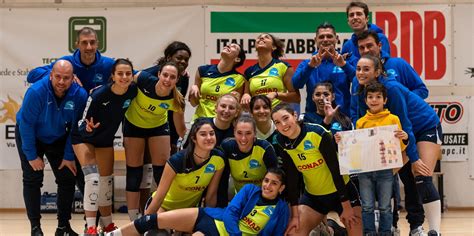 Volley Serie B2 La Rossetti Market Conad Si Regala Un Dolce Natale