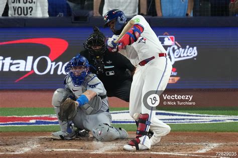 Toronto Blue Jays first baseman Vladimir Guerrero Jr. (27) fouls a ball