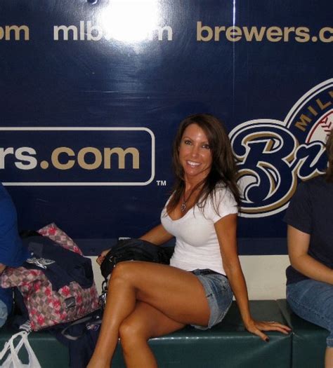 Pro Cheerleader Heaven: Brewers' Super Fan Front Row Amy