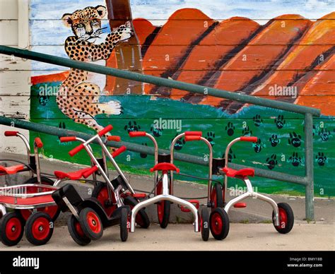 Tricycle Mural Hi Res Stock Photography And Images Alamy