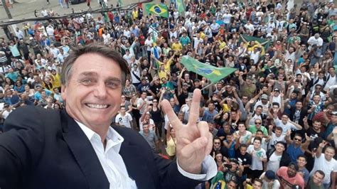 PT aciona TCU por campanha de Bolsonaro em horário de expediente