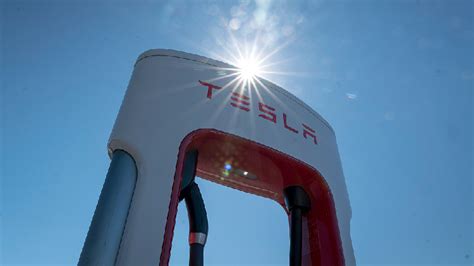 Tesla Shares Snap Week Winning Streak After Musk Sells More Stock Cgtn