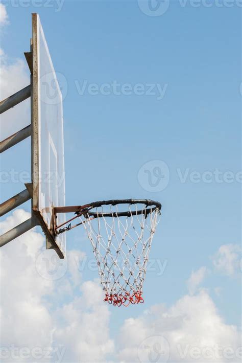 Basketball hoop outdoor 9971079 Stock Photo at Vecteezy