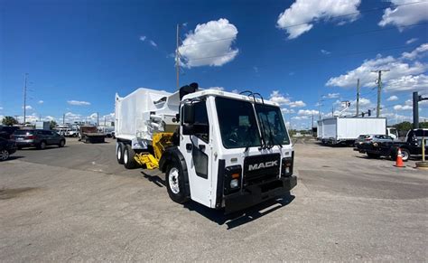 2017 Mack Lr613 31 Yd Dadee Scorpion Side Loader Garbage Truck Side