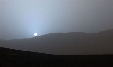 NASA: Curiosity Rover picture of blue sunset on Mars goes viral on ...