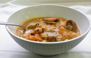 Guiso De Alubias Con Almejas Y Gambas