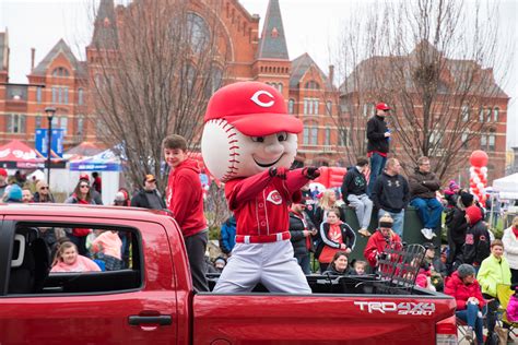 Photos: The 99th Annual Cincinnati Reds Opening Day Parade (2018 ...