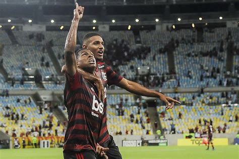 No Cl Ssico Dos Garotos Flamengo Passa Pelo Vasco No Maracan