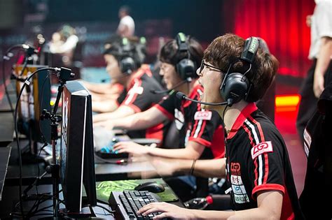 How To Be An Esports Player Guide To Going Pro In Esports Insider