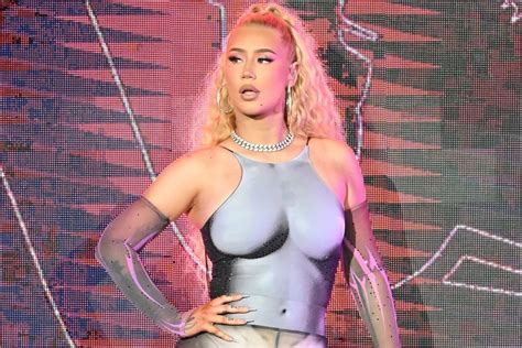 Iggy Azalea revela en qué gasta sus millonarias ganancias de OnlyFans