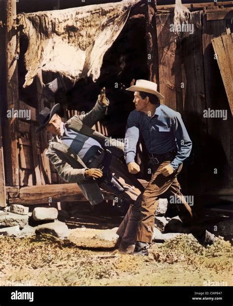 GUN FURY (1953) ROCK HUDSON, PHILP CAREY RAOUL WALSH (DIR) 002 Stock Photo: 50276471 - Alamy