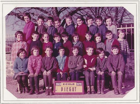 Photo de classe CM2 Piégut Pluviers 1969 1970 de 1969 Ecole Primaire