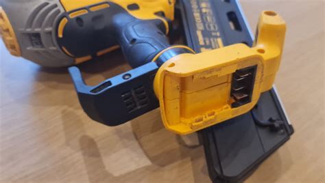 DEWALT DCN692N XJ 18V XR BRUSHLESS 1ST FIX FRAMING NAIL GUN BODY ONLY