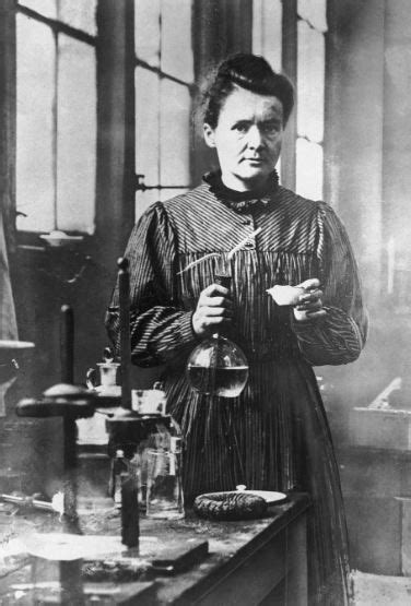 Casa De La Mujer ¿quién Marie Curie 152 Años Del Nacimiento De La