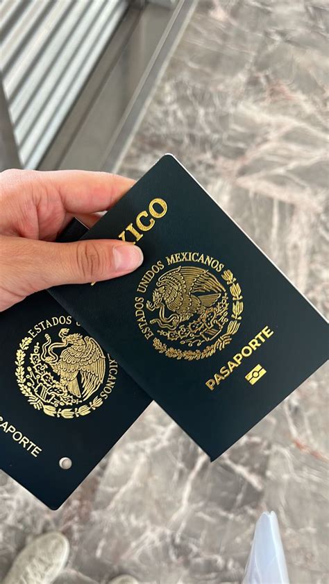 Pasaportes Mexicanos Color Verde Obscuro Con Letras Doradas Pasaporte