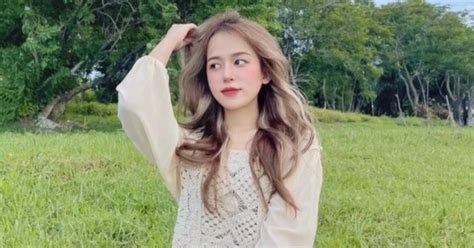 Hot girl xứ Huế cao 1m58 chia sẻ bí quyết chọn đồ chụp ảnh cho bạn nữ Báo Dân trí