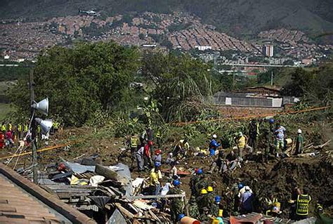 Gigantesco Alud De Tierra Deja En Colombia Muertos Y