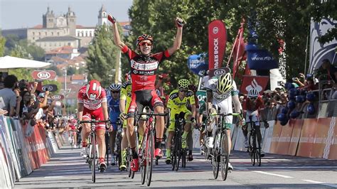 Prólogo da Volta a Portugal em bicicleta condiciona trânsito em Lisboa