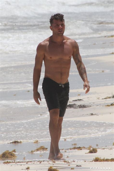 Ryan Phillippe Shirtless On The Beach In Mexico Pictures Popsugar