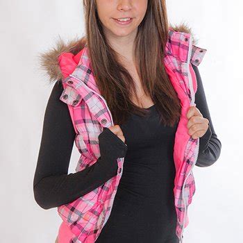 Get Zoey Lee Free Stripping And Nude Links At FreeOnes